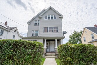 45 Boulanger Ave in West Hartford, CT - Building Photo - Building Photo