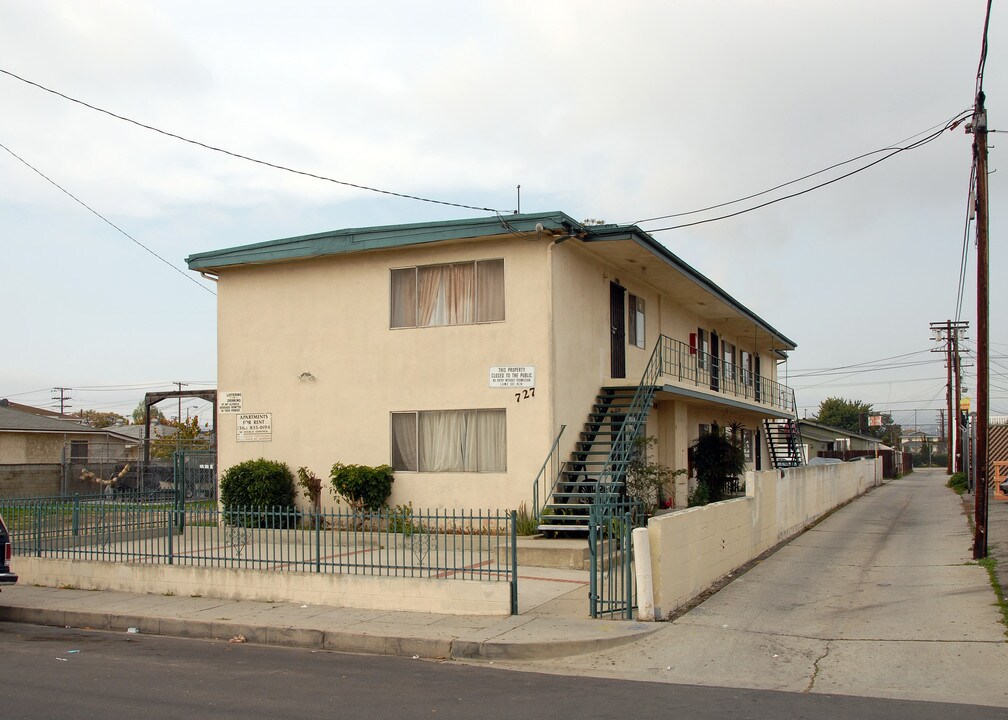 727-731 Lagoon Ave in Wilmington, CA - Building Photo