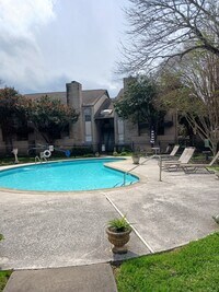 2021 Spenwick Dr photo'