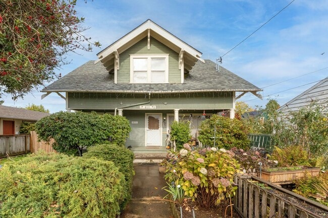 property at 6111 SE Center St
