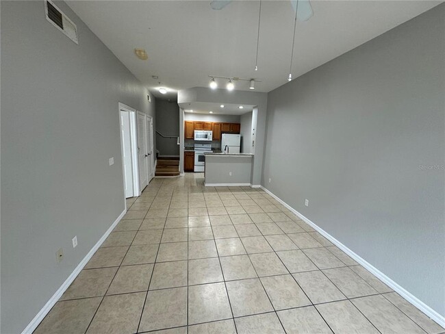 2214 San Vittorino Cir in Kissimmee, FL - Building Photo - Building Photo