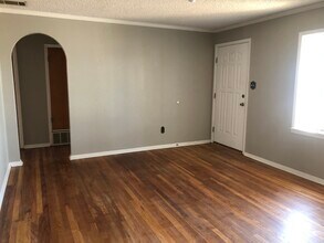 205 Hickory St in Levelland, TX - Building Photo - Building Photo