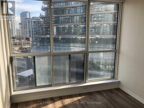 24-2224 Wellesley St W in Toronto, ON - Building Photo - Building Photo