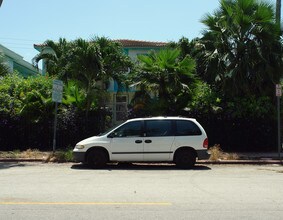 645 Michigan Ave in Miami Beach, FL - Foto de edificio - Building Photo