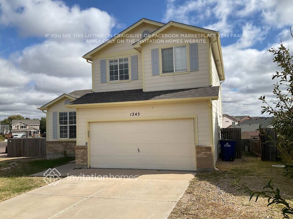 1245 Legend Oak Dr in Fountain, CO - Building Photo