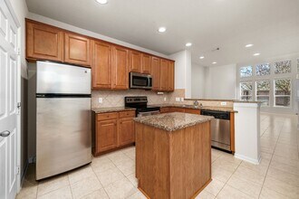1742 Pepper Hill Ln in Sugar Land, TX - Building Photo - Building Photo