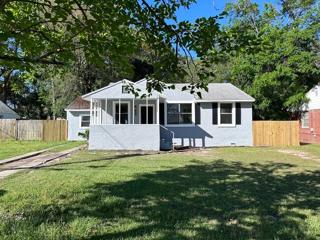 832 Linda Dr in Jacksonville, FL - Building Photo - Building Photo