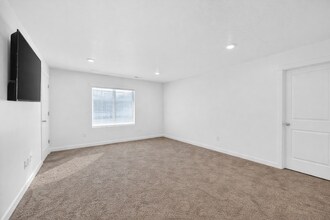 3761 S Gold Bank Dr in Magna, UT - Building Photo - Building Photo