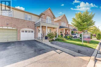 96 Tideland Dr in Brampton, ON - Building Photo - Building Photo