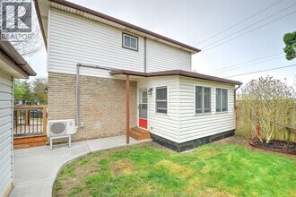 1395 Bayswater Crescent in Windsor, ON - Building Photo - Building Photo