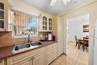 701 Lori Dr in Palm Springs, FL - Building Photo - Building Photo