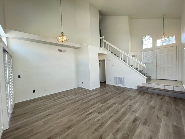 9225 Magic Flower Ave in Las Vegas, NV - Building Photo - Building Photo