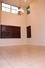 12631 SW 28th St in Miramar, FL - Foto de edificio - Building Photo