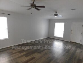 10711 Pony Mesa in San Antonio, TX - Building Photo - Building Photo
