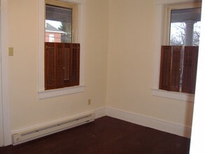 358 N Broad St in Lititz, PA - Building Photo - Building Photo