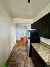 36 AVENUE, Unit 4E in Queens, NY - Foto de edificio - Building Photo