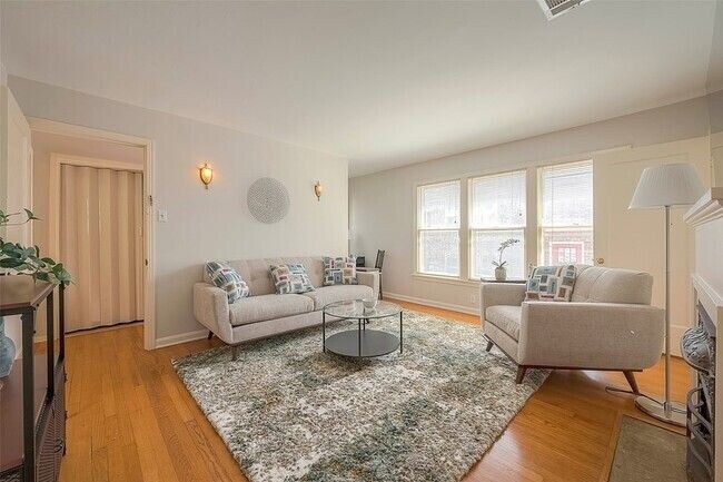 1558 1/2 Castle Ct in Houston, TX - Foto de edificio - Building Photo