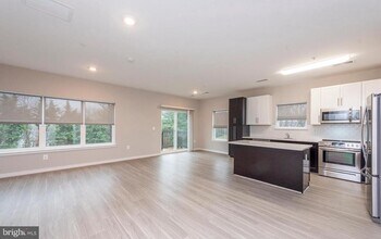 3307 Demirel Way in Ellicott City, MD - Building Photo - Building Photo
