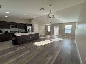 145 Kenny Blvd in Haines City, FL - Foto de edificio - Building Photo