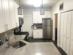 1433 N Cleaver St, Unit 2R in Chicago, IL - Building Photo - Building Photo