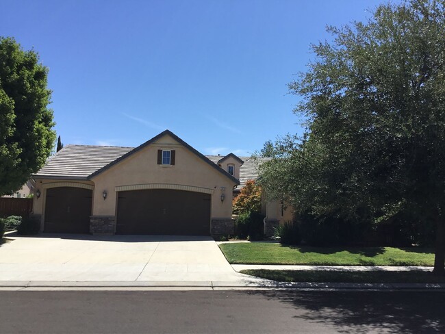 1879 N Nicolette Ln in Clovis, CA - Building Photo - Building Photo