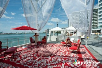 1100 West Ave, Unit 1427 in Miami Beach, FL - Foto de edificio - Building Photo