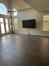 220 Lake Dr in Lemoore, CA - Building Photo - Building Photo