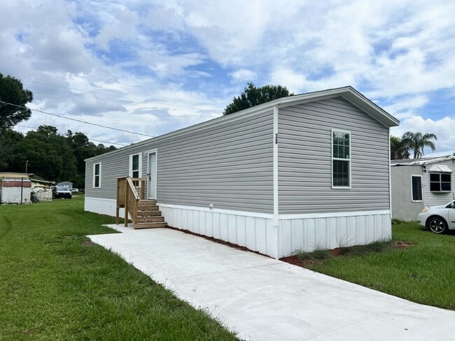 property at 38 Tower Manor Cir W