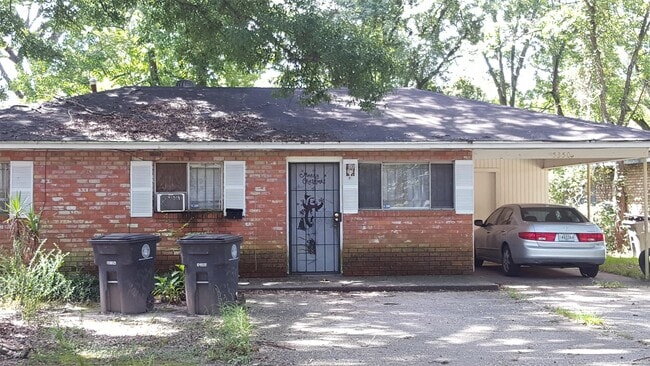 5350 Clayton Dr in Baton Rouge, LA - Building Photo - Building Photo