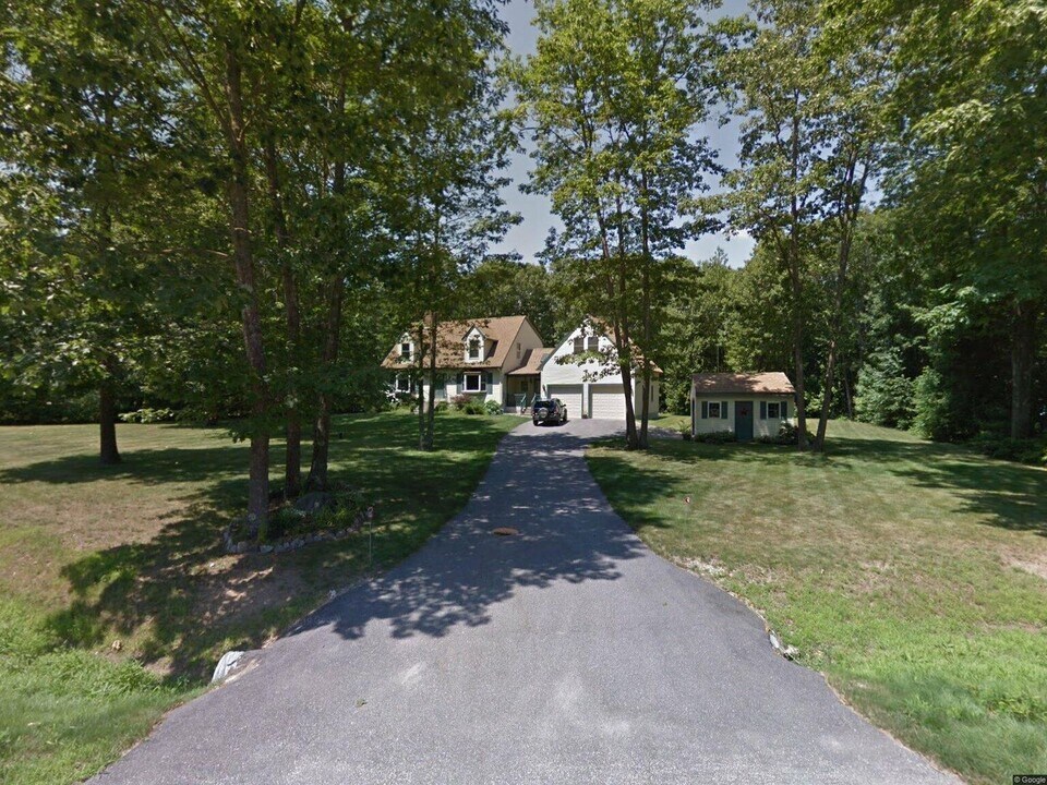 10 Westwoods Rd in Kennebunk, ME - Building Photo