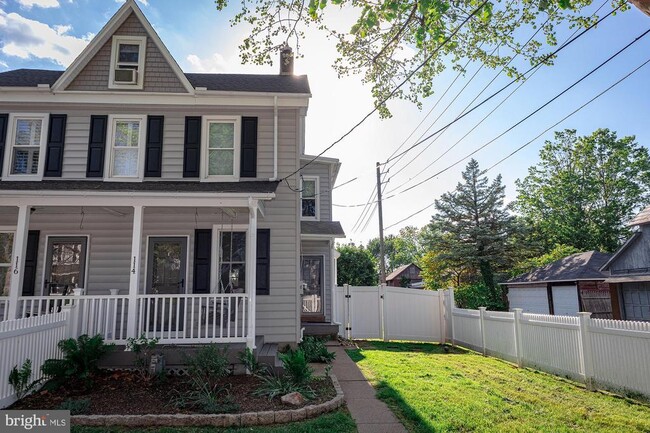 114 S 3rd St in Quakertown, PA - Building Photo - Building Photo