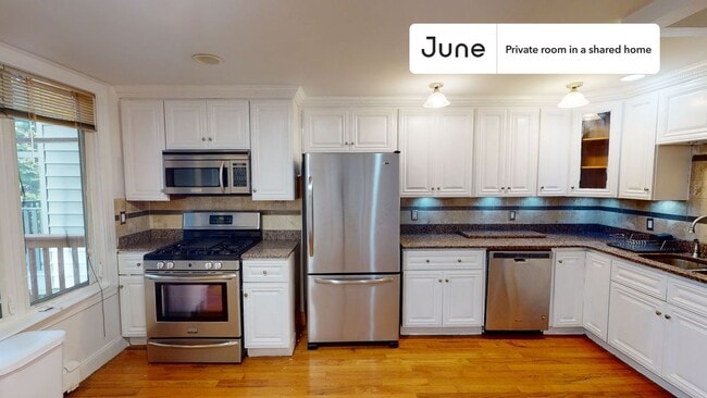 Room in Shared 4 bed/1 bath home, Unit C in Boston, MA - Building Photo - Building Photo