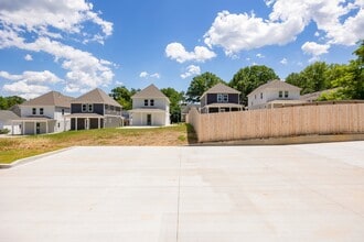 136 McCowat St in Jackson, TN - Building Photo - Building Photo
