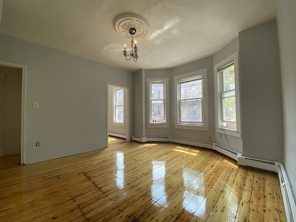 212 Boylston St, Unit 3 in Boston, MA - Building Photo