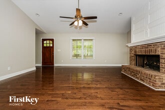 135 Lake Cir Dr in Fayetteville, GA - Building Photo - Building Photo