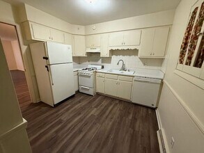 3814 North Sheridan Knolls Court in Peoria, IL - Building Photo - Building Photo