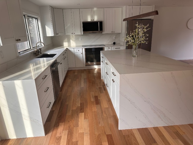 816 Utterback Store Rd in Great Falls, VA - Building Photo - Building Photo