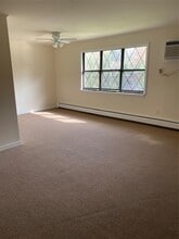 102 Park Ln in Warwick, NY - Building Photo - Building Photo