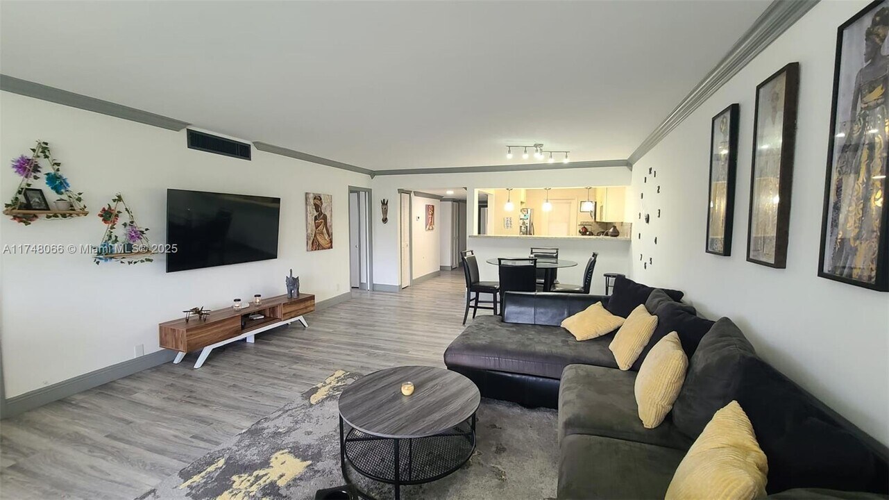2650 S Course Dr, Unit # 401 in Pompano Beach, FL - Building Photo