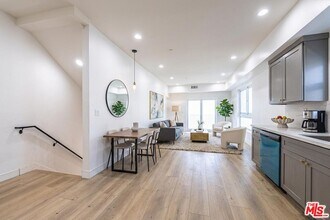 5434-5434 Romaine St in Los Angeles, CA - Building Photo - Building Photo