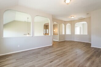 925 Trailwood Dr, Unit 3315 in Desoto, TX - Building Photo - Building Photo