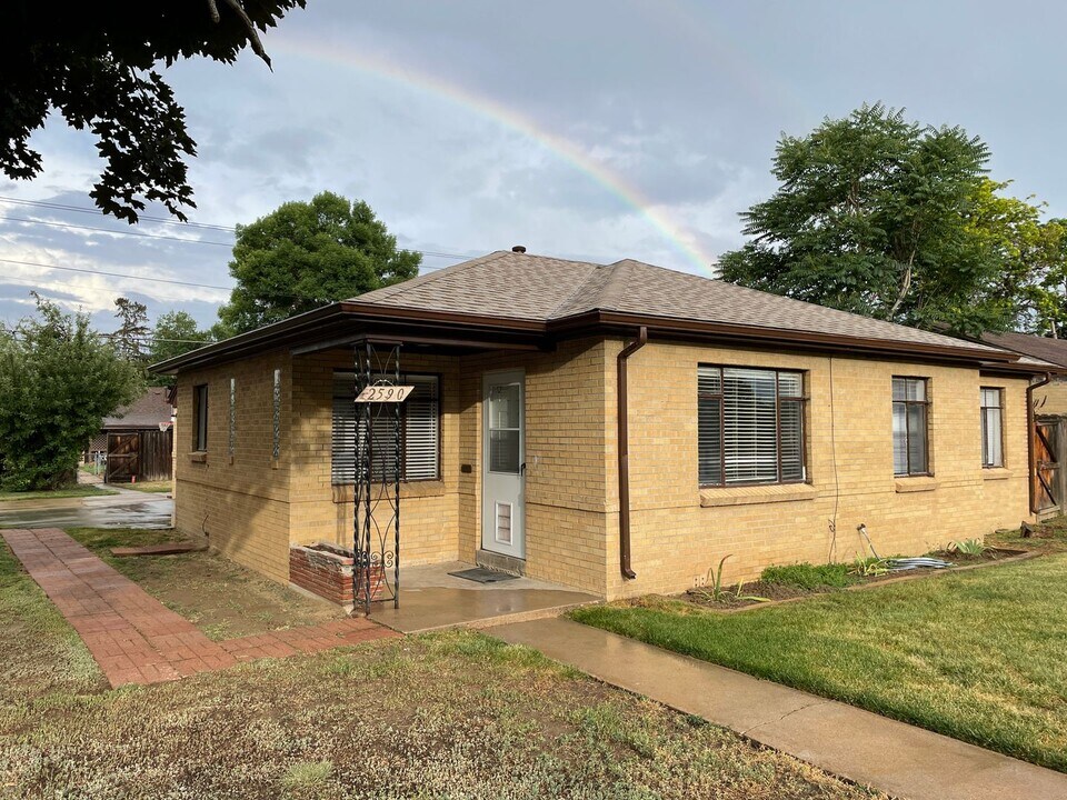 2590 Oneida St in Denver, CO - Building Photo