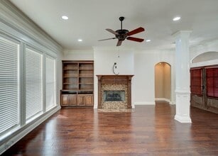 520 Falling Water Cir in Bossier City, LA - Building Photo - Building Photo