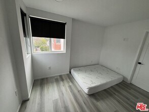 1224 1/2 Alexandria Ave in Los Angeles, CA - Building Photo - Building Photo