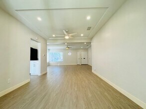 4825 Rolando Blvd in San Diego, CA - Building Photo - Building Photo