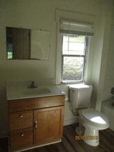 929 NE Willow St in Roseburg, OR - Building Photo - Building Photo