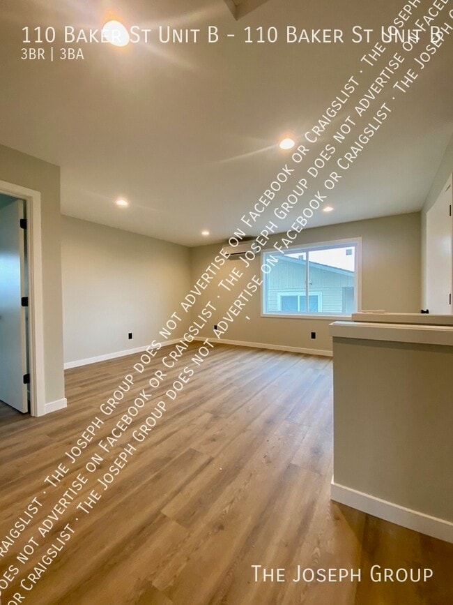 110 Baker St in Everson, WA - Foto de edificio - Building Photo