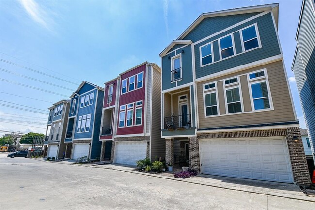 property at 2109 Bidwell Dr
