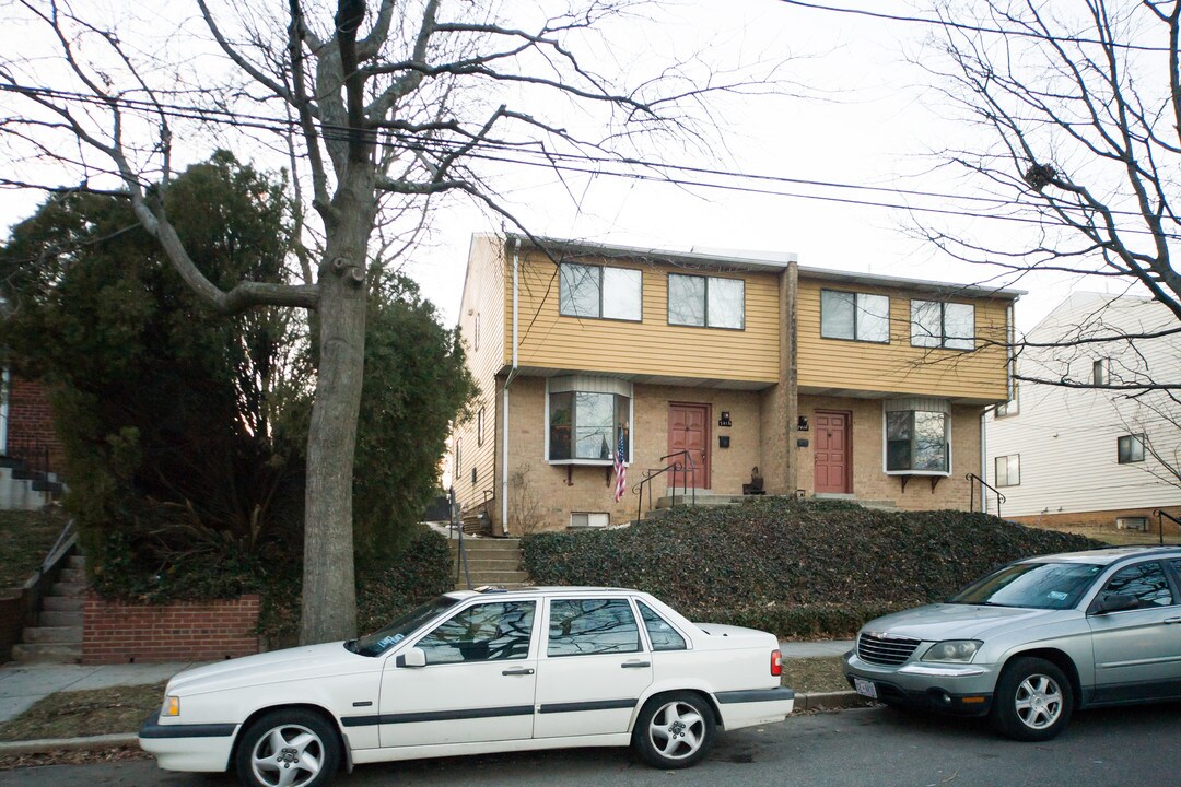 7416 9th St NW in Washington, DC - Foto de edificio