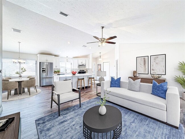 1715 S Pebble Beach Blvd in Sun City Center, FL - Building Photo - Building Photo